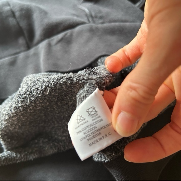 Brandy Melville Sz S Black Cropped Relaxed Hooded Full Zip Sweater - Picture 11 of 11